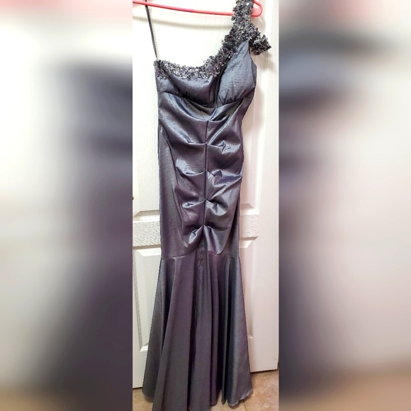 Cache Silver Long Evening Gown in Size 8 - Picture 2 of 9